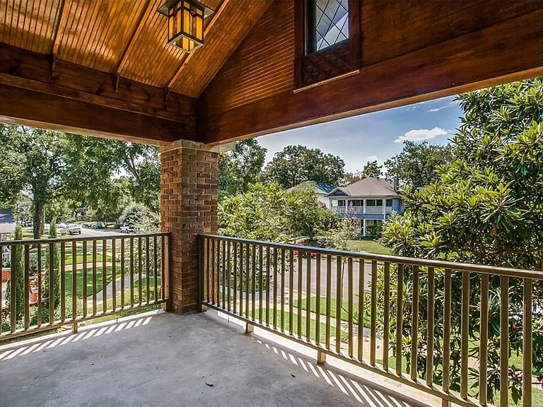 1227 Kings Hwy #B — Photo 9