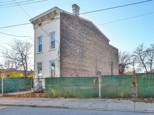 2627 Cook St, Cincinnati, OH 45214