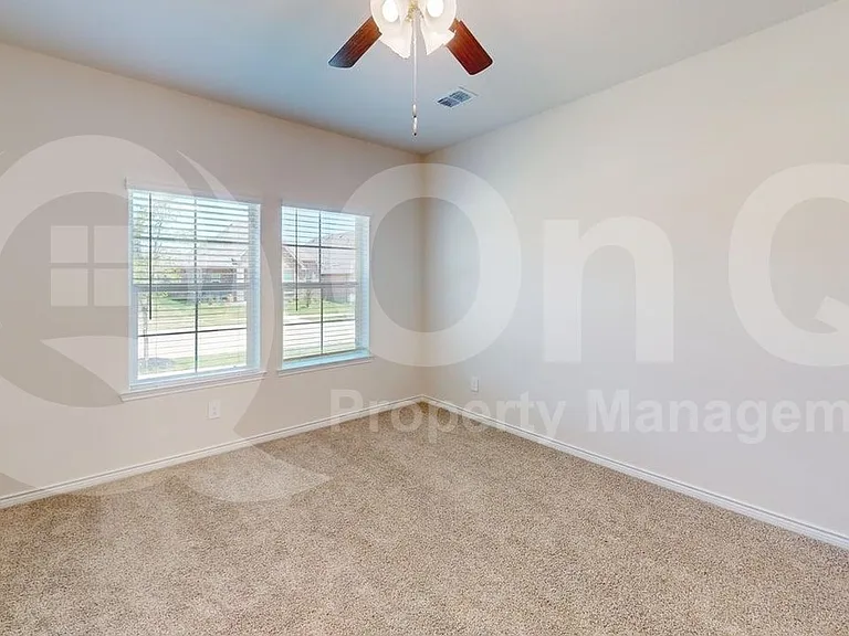 2724 Mexia Ln — Photo 9