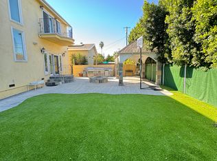 17707 Collins St, Encino, CA 91316