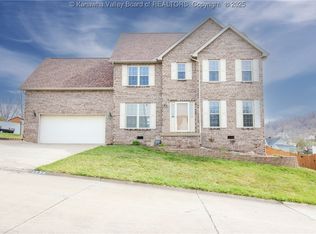 1534 Thistlewood Cir, Hurricane, WV 25526