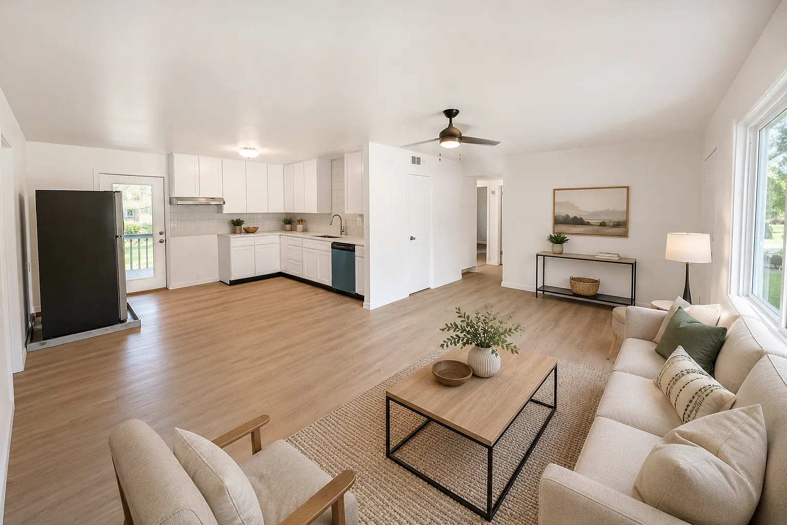 4 bed, 1000 sqft, $2,200 — Photo 2