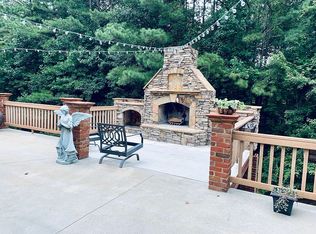 2042 Innsfail Dr, Snellville, GA 30078