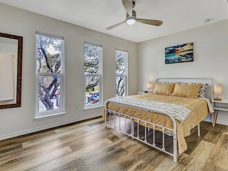 11611 Rousseau St — Photo 14
