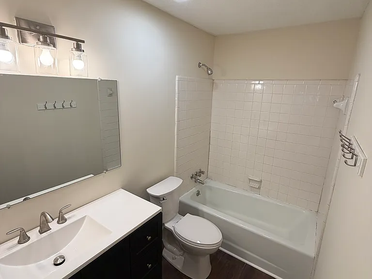 1507 E Calhoun St — Photo 7