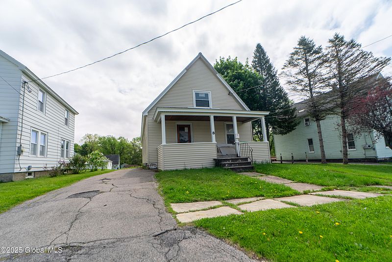 3rd image of 8 Rosewood Avenue