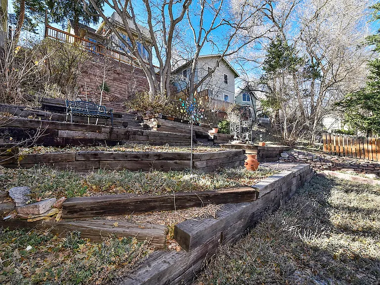 55 Waltham Ave — Photo 23