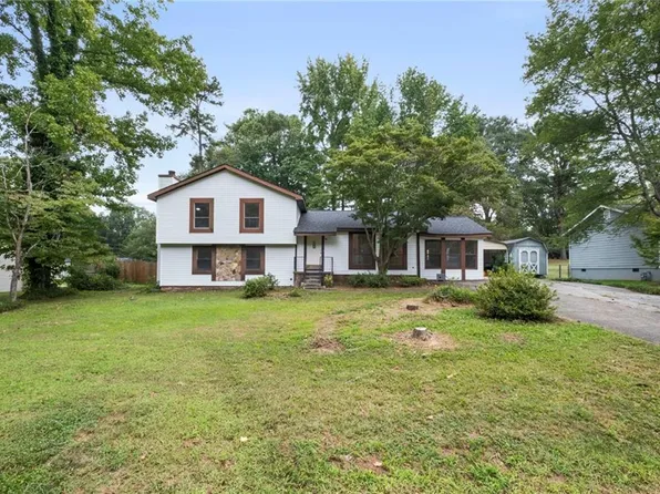 1900 Branch View Dr, Marietta, GA 30062