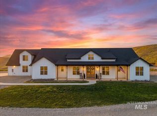 5251 Hidden Hollow Ln, Emmett, ID 83617
