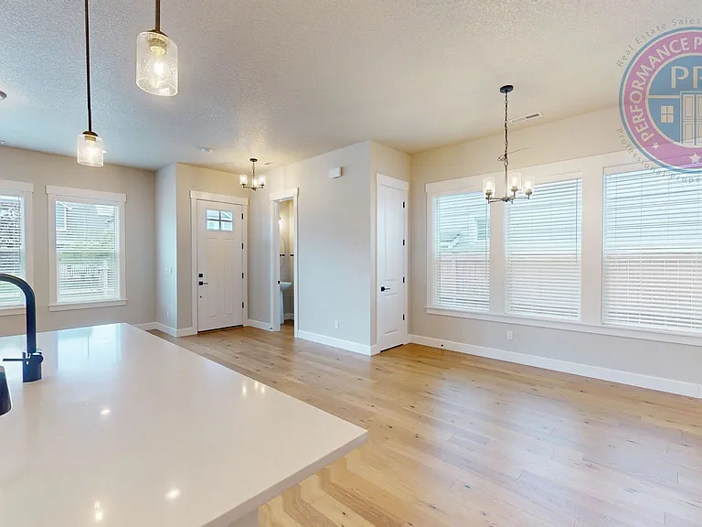 4193 SE 69th Ave — Photo 7