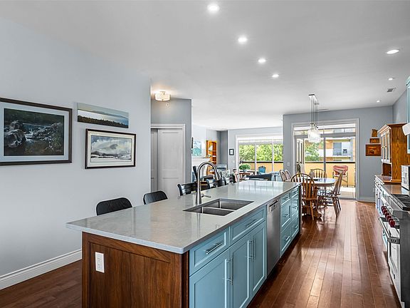 4th image of 370 Battle St W #401