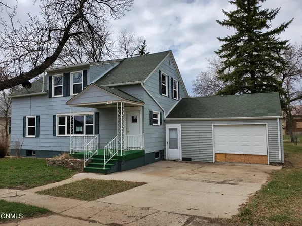 412 N 5th St, New Salem, ND 58563