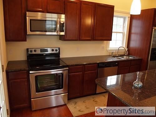 4th image of 123 Pequot Ln
