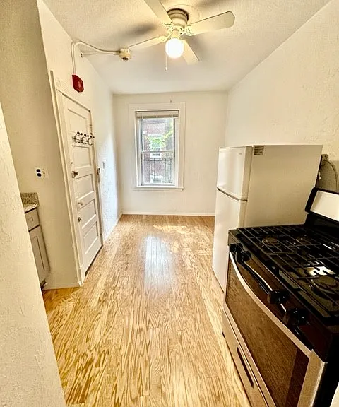 4 Garden Court St #4B — Photo 6