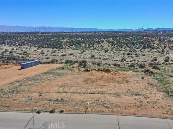 7933 Arrowhead Rd, Phelan, CA 92371