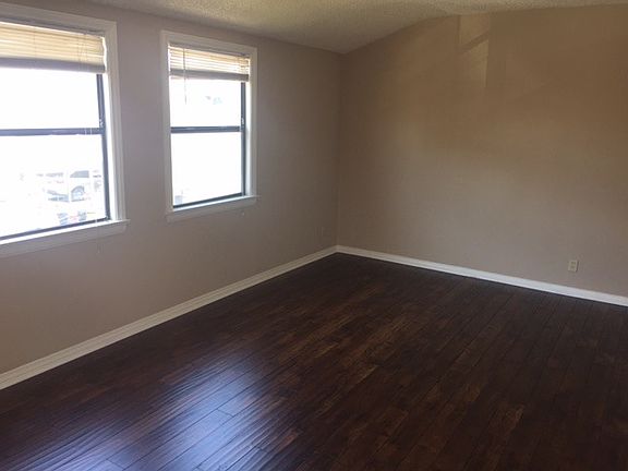 3rd image of 186 Claremont Ave