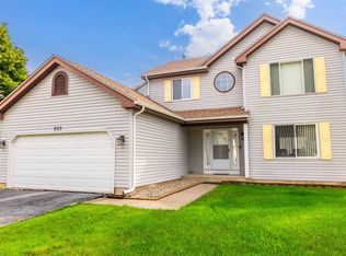 203 Pepperidge Cir, Streamwood, IL