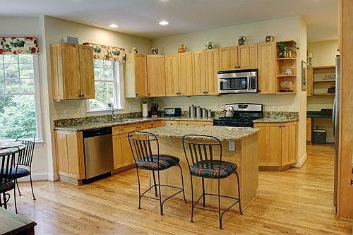 2nd image of 318 Martins Cove Rd