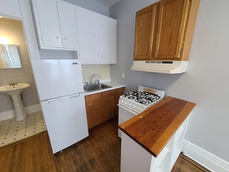 400 6th St SE #11 — Photo 5