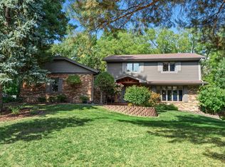 2505 Pine Cir, Minnetonka, MN 55305