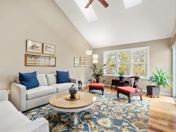 7 Tilley Cres Unit 7, Plymouth, MA 02360