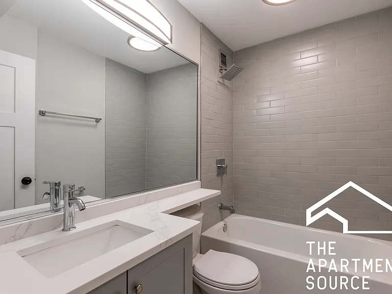 1214 N La Salle Dr #2 — Photo 9