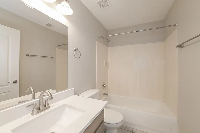 9542 W Potter Dr — Photo 15