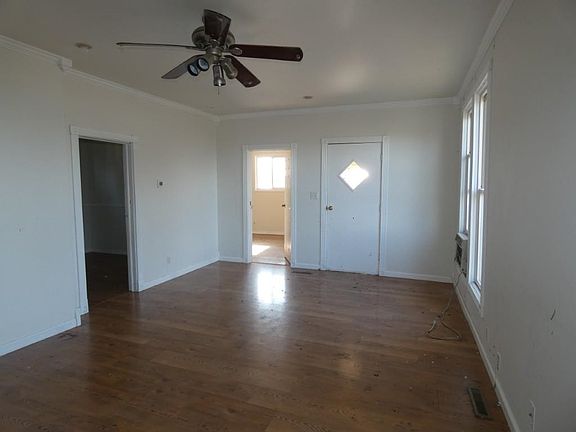 5th image of 718 Merriam St