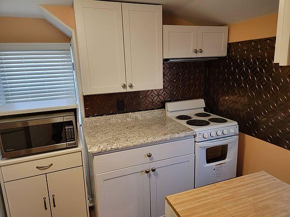 4th image of 83 Benjamin Ave #1