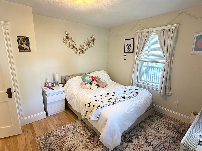 27 Beecher St #4 — Photo 11