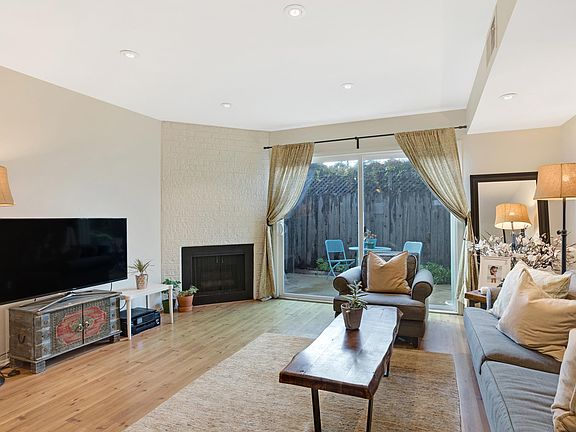 3rd image of 1805 S Barrington Ave APT 16