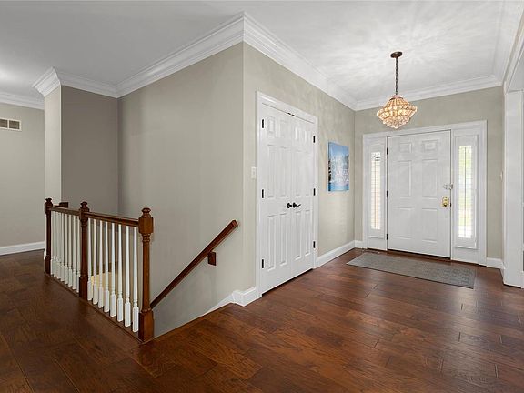 3rd image of 14020 Forest Crest Dr