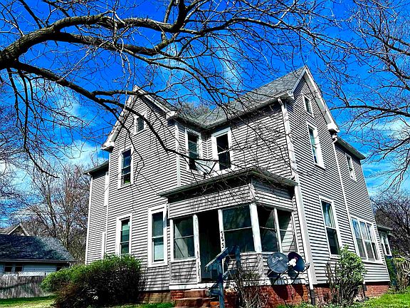 2nd image of 723 W Armstrong Ave