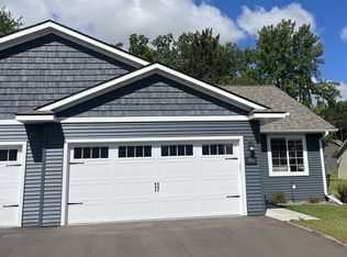 4962 Bluebell Ct, Eau Claire, WI 54703