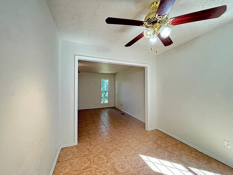8313 NW 112th St — Photo 28