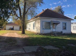 314 N 7th St, Conway Springs, KS 67031