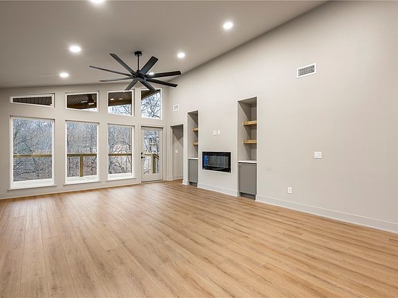 3rd image of 20 Yarrow Ln