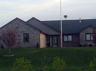 17490 Mushtown Rd, Prior Lake, MN 55372