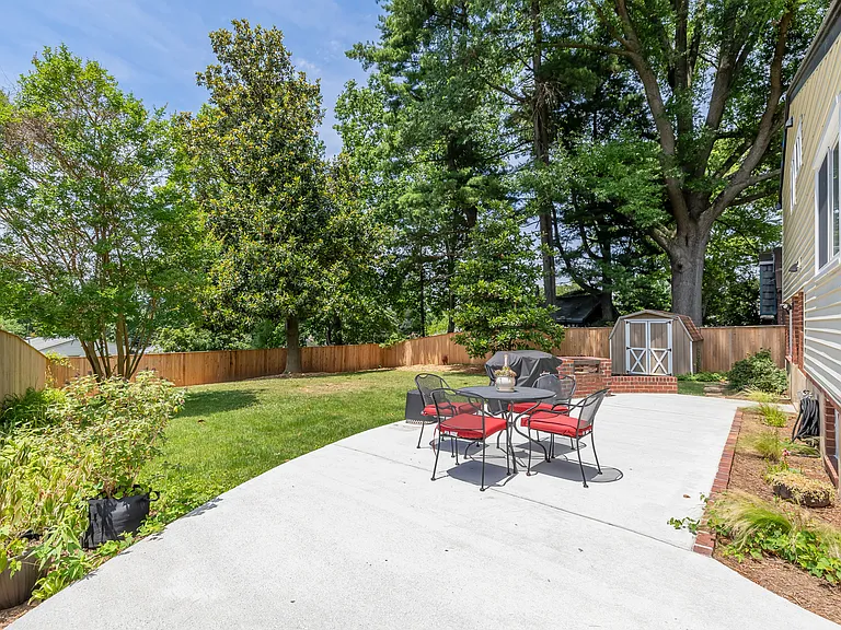 11834 Charles Rd — Photo 36
