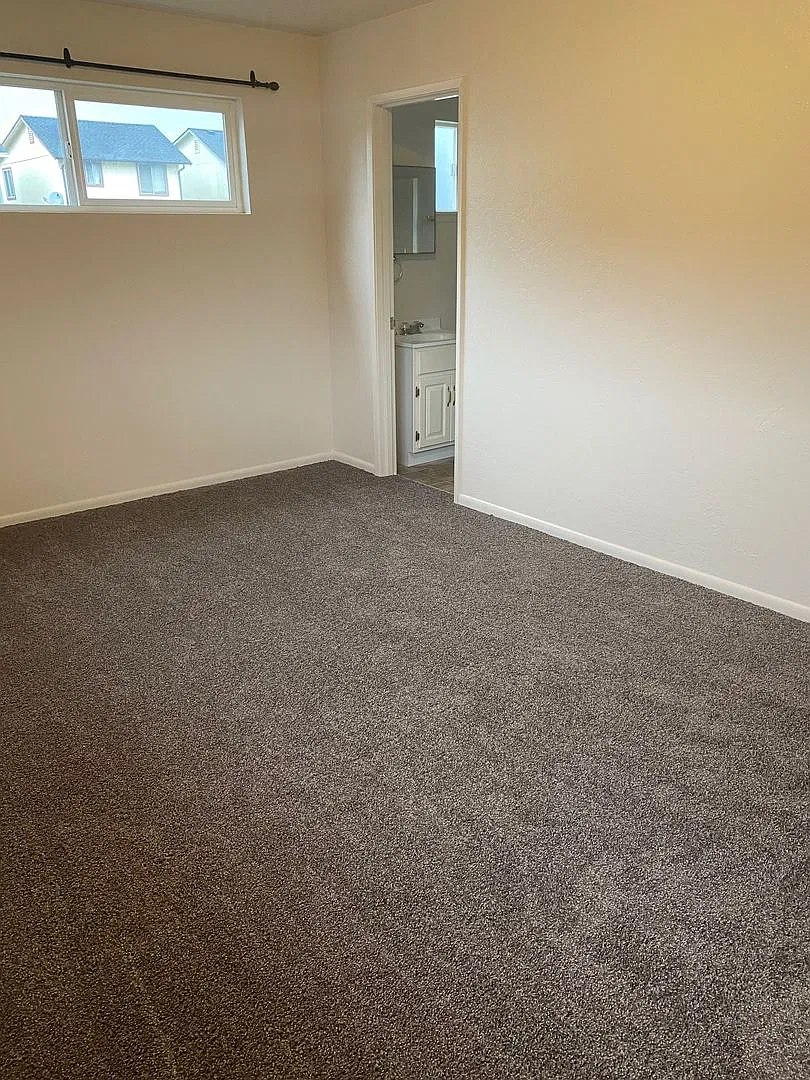 Three Bed Two Bath Eureka — Photo 4