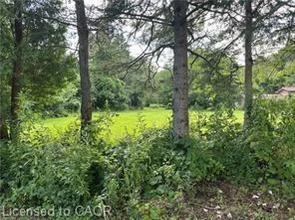 1161 Edgewood Rd, Hamilton, ON L8B 1A1