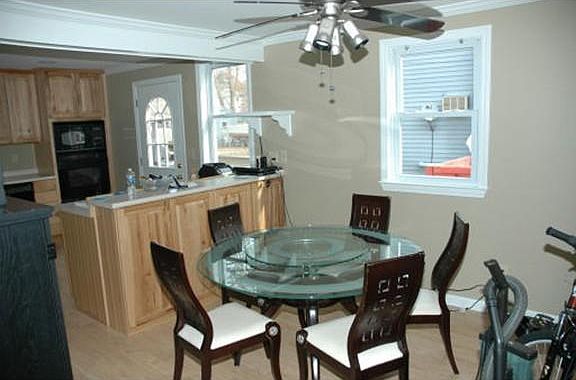 5th image of 182 Riverview St #0