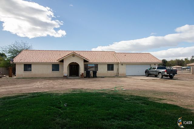 1st image of 533 Apolonia Dr