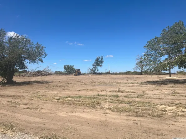57 Twin Oaks LOT 136B, Floresville, TX 78114