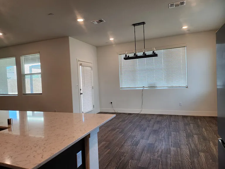 2455 Robledo Way — Photo 11