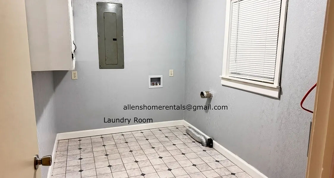1765 Greenfield Hwy — Photo 4