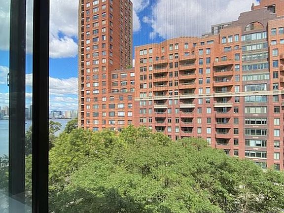 3rd image of 300 Rector Pl APT 8E