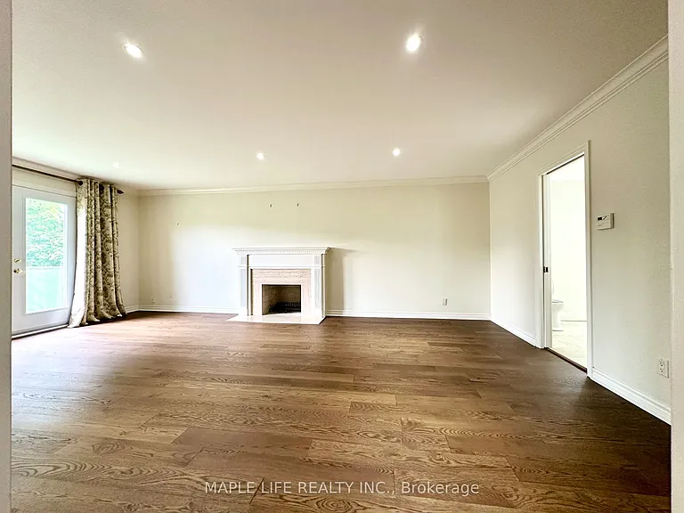 52 Prince Edward Blvd — Photo 20