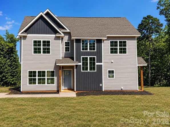 840 Woodrun Dr, Troy, NC 27371