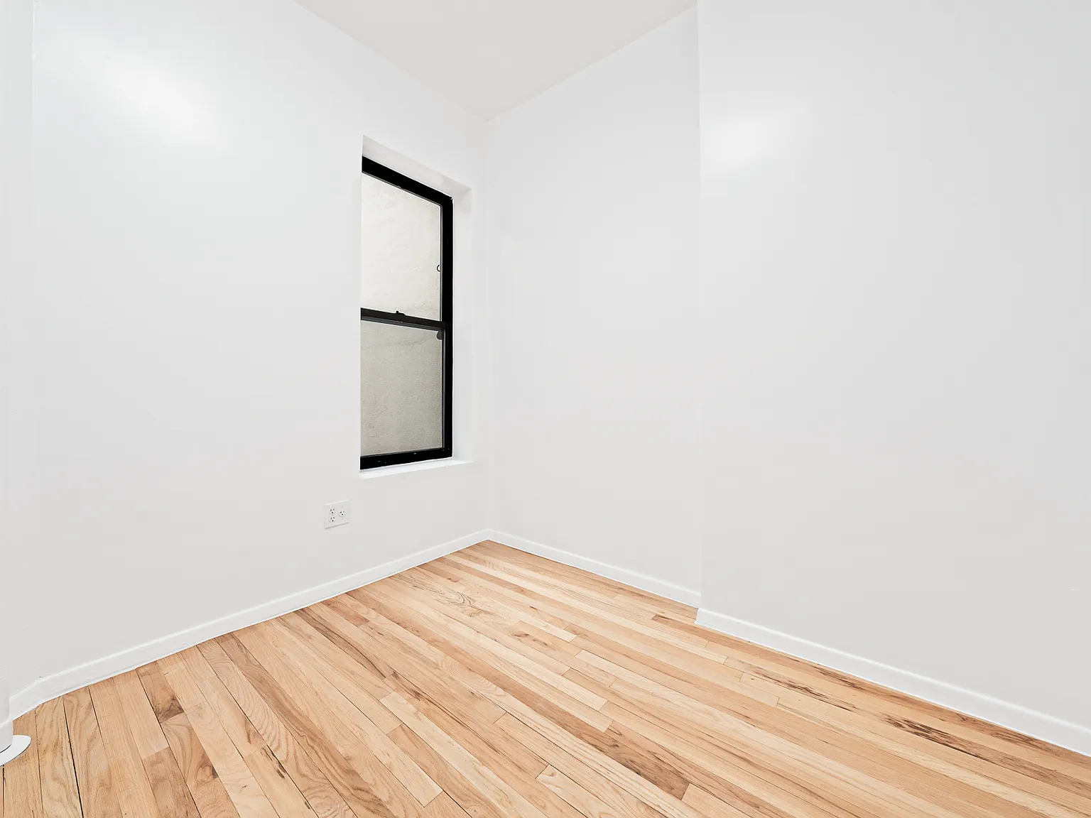 235 West 12th Street — Photo 4